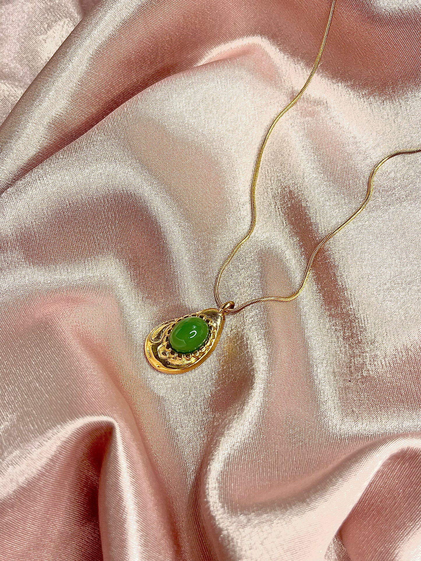 COLLIER EMERALD DROP